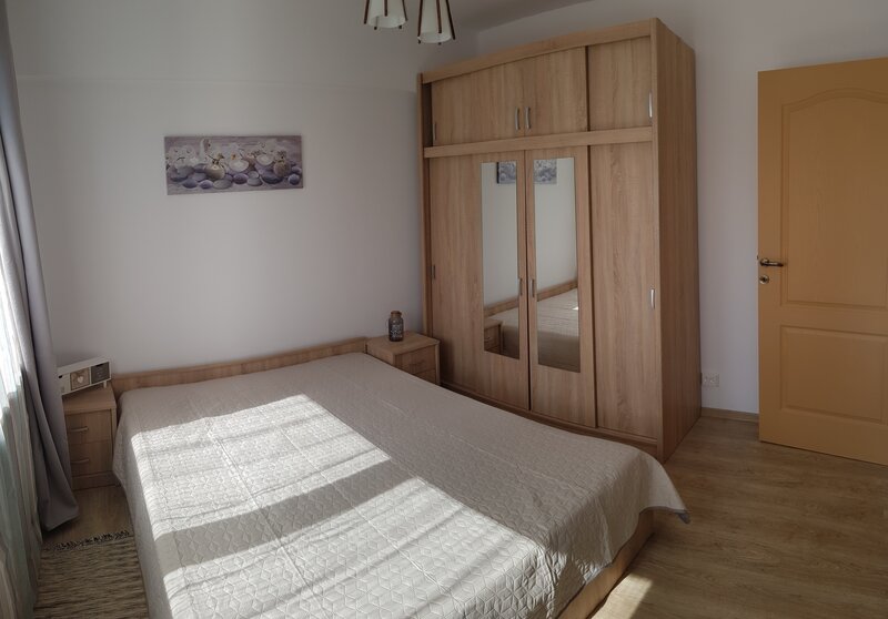 Calea Victoriei/ Amzei Proprietar, inchiriez apartament 3 camere,