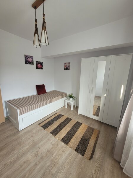 Calea Victoriei/ Amzei Proprietar, inchiriez apartament 3 camere,