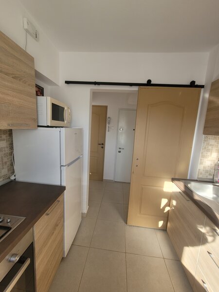 Calea Victoriei/ Amzei Proprietar, inchiriez apartament 3 camere,